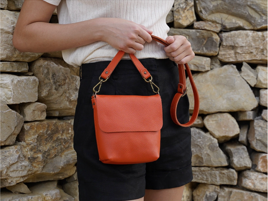 UN - Leather Crossbody Bag