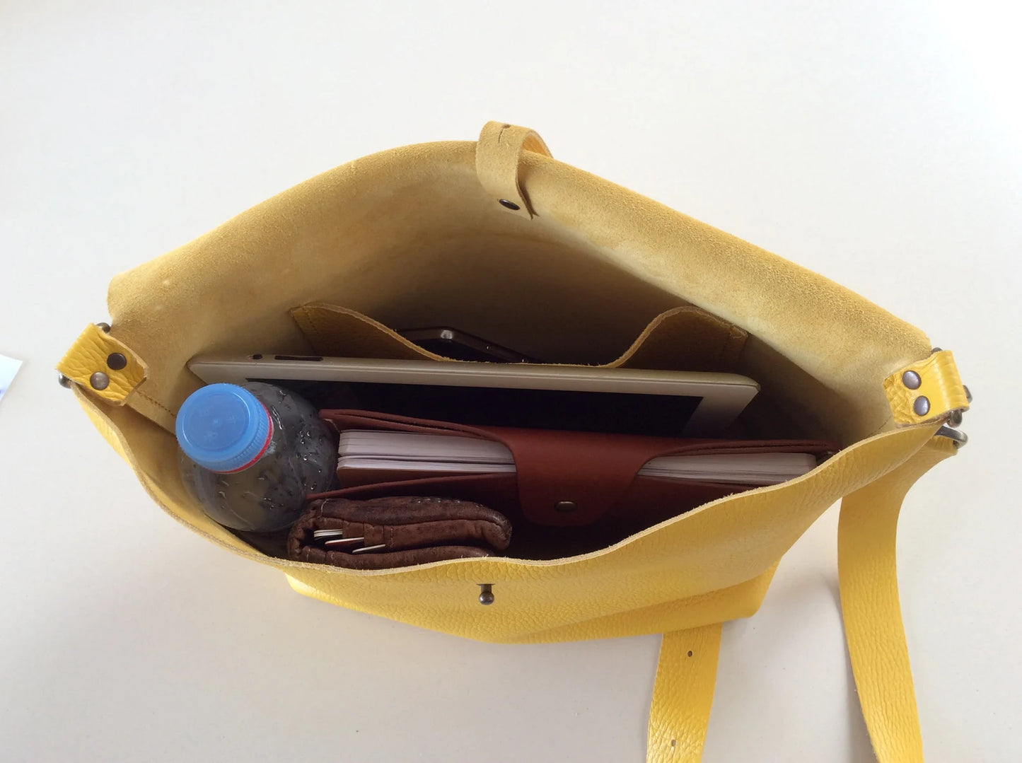 UN - Leather Crossbody Bag