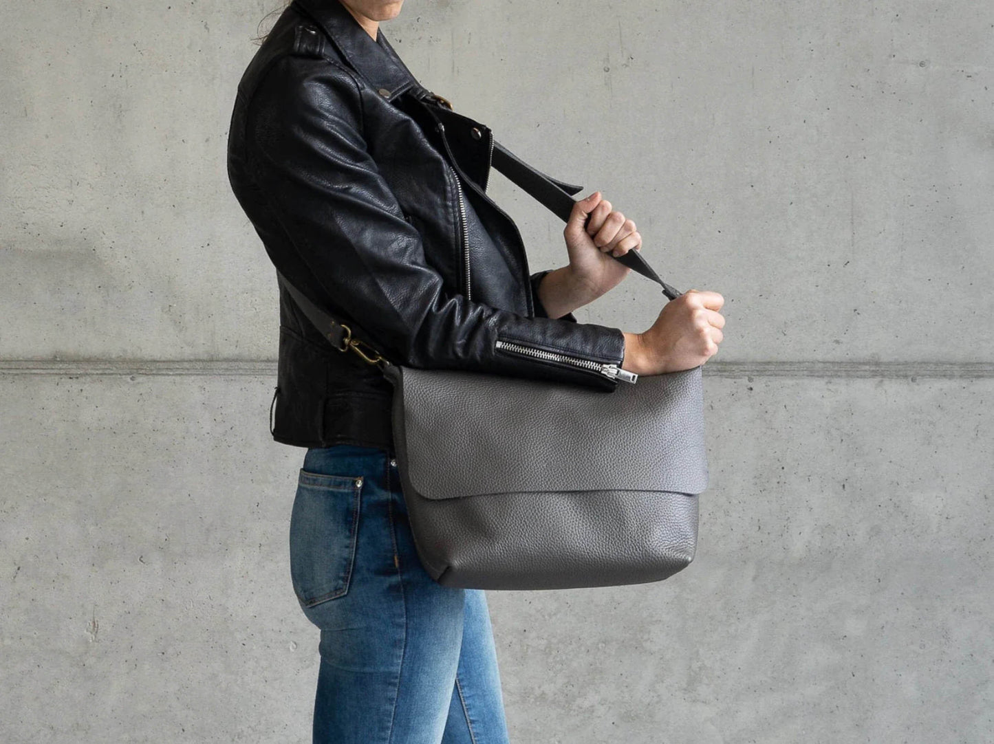 UN - Leather Crossbody Bag