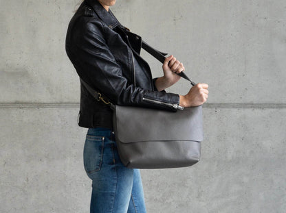UN - Leather Crossbody Bag