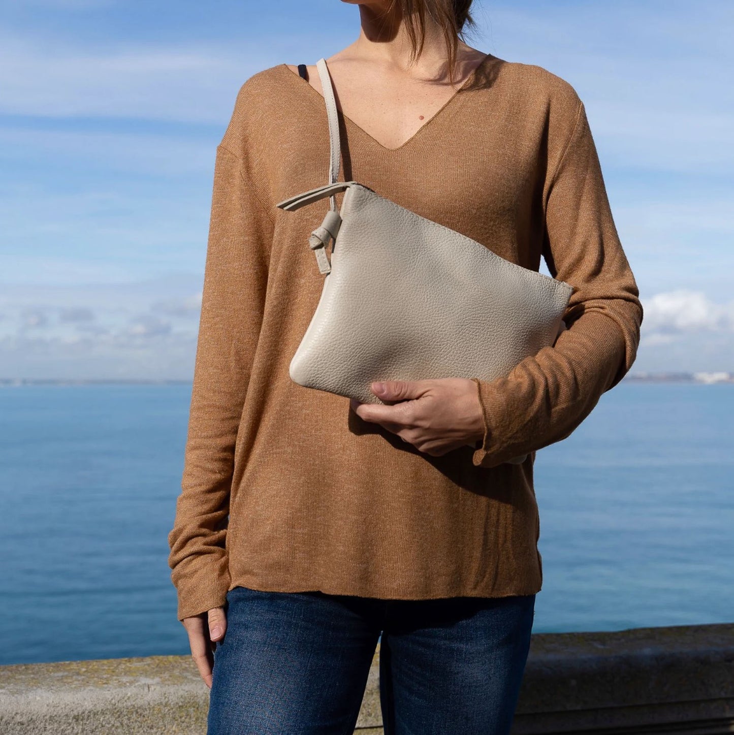 ARA - Crossbody Pebble Leather Purse