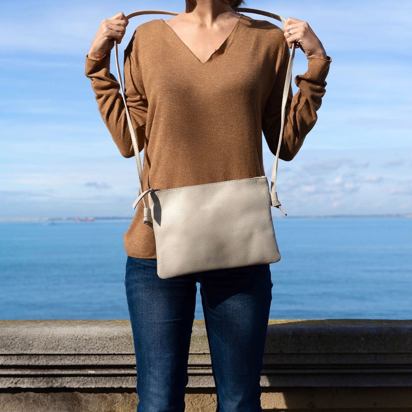 ARA - Crossbody Pebble Leather Purse